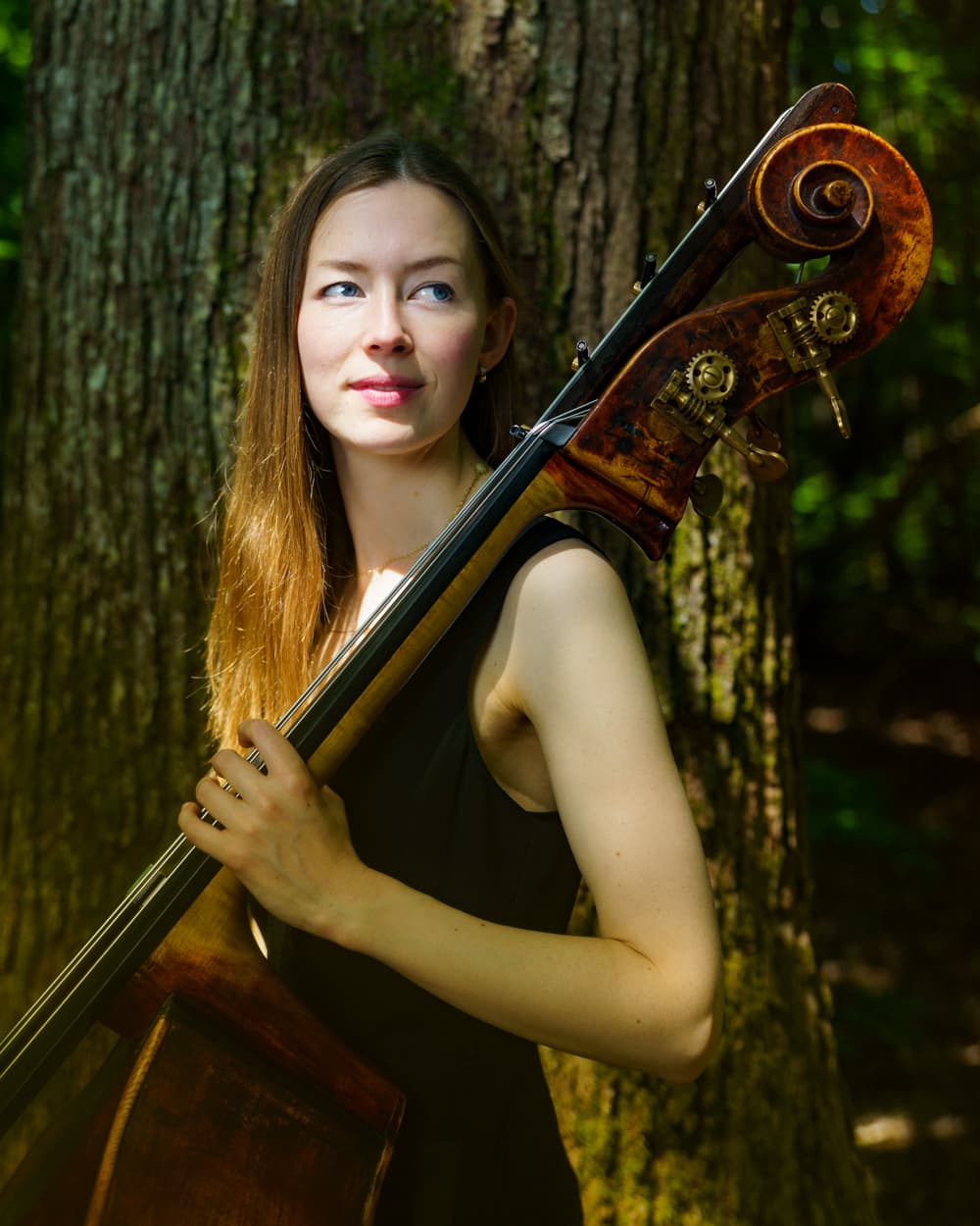 Double bassist Marianne Schofield